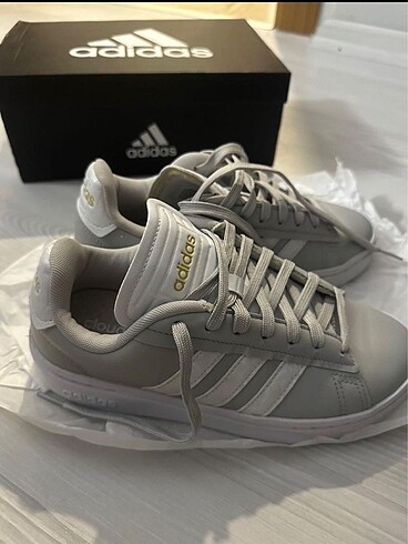 37 Beden Adidas Grand Court Alpha spor ayakkabı