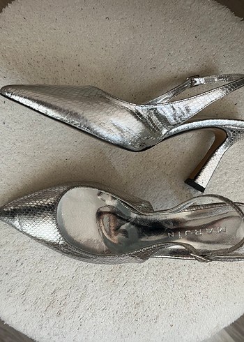 Gri Yılan Desenli Stiletto Topuklu Kadın Ayakkabı