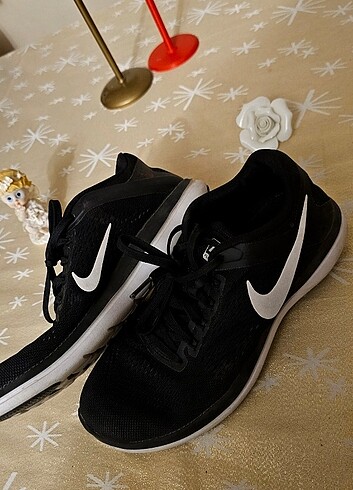 NIKE marka 38,5 numara spor ayakkabı