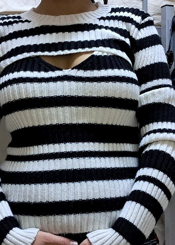 V Yaka Çizgili Kadın Triko Süveter - Görsel 2