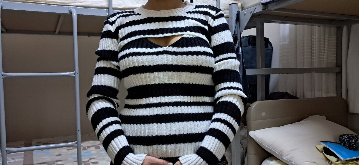 V Yaka Çizgili Kadın Triko Süveter - Görsel 2