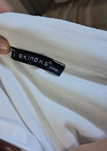 Beyaz Fermuarlı Crop Top - Görsel 2