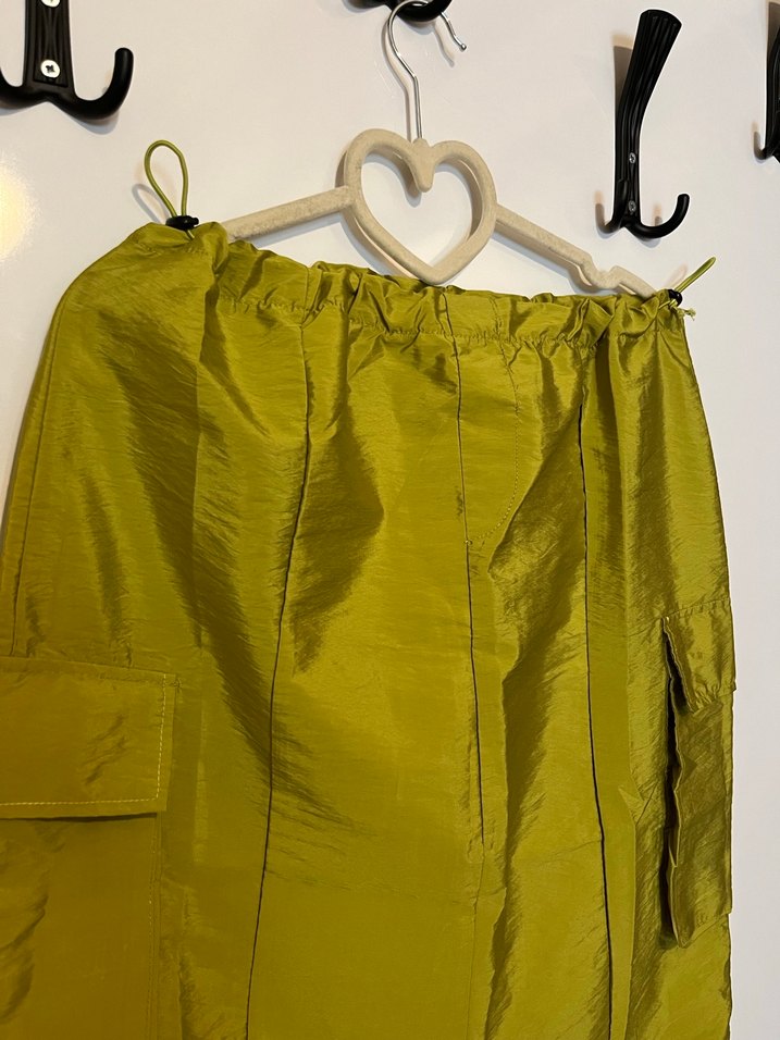 Yağ yeşili parlak yazlık etek - Görsel 3