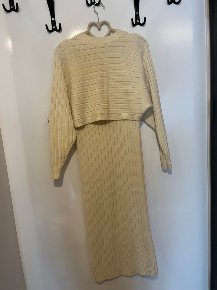 Bej V Yaka Kolsuz Triko Midi Elbise - Görsel 4