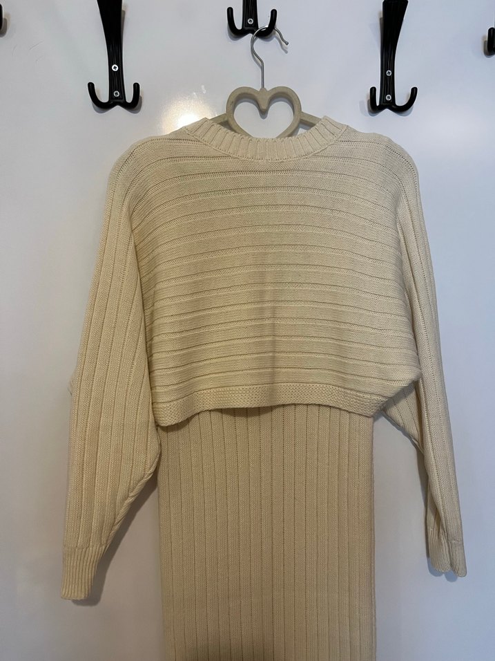 Bej V Yaka Kolsuz Triko Midi Elbise - Görsel 5