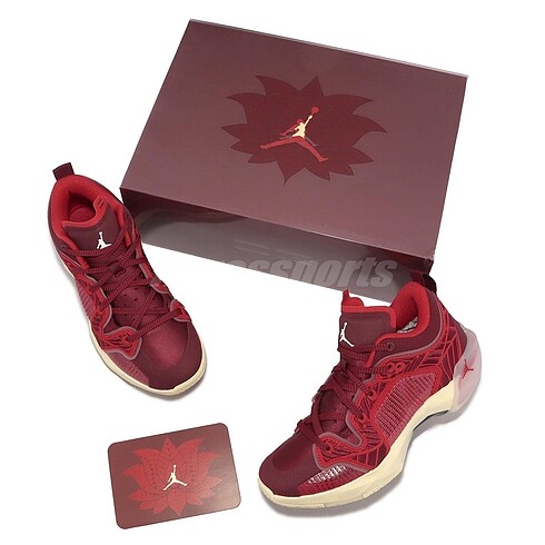 38,5 Beden AİR JORDAN XXXVII LOW RED (air jordan 37 low kırmızı)