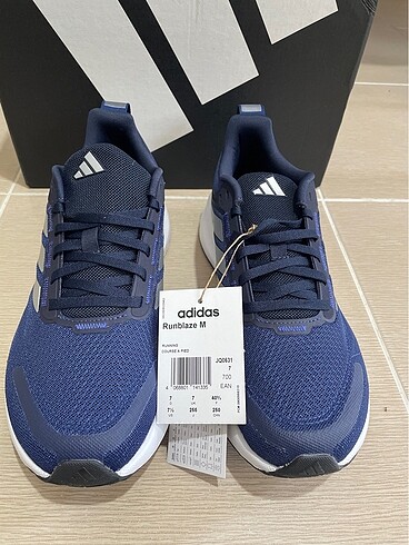 Adidas runblaze M 40,5 numara