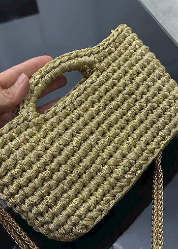 Zincir Detaylı Gold Örgü Kadın Çanta - Görsel 3