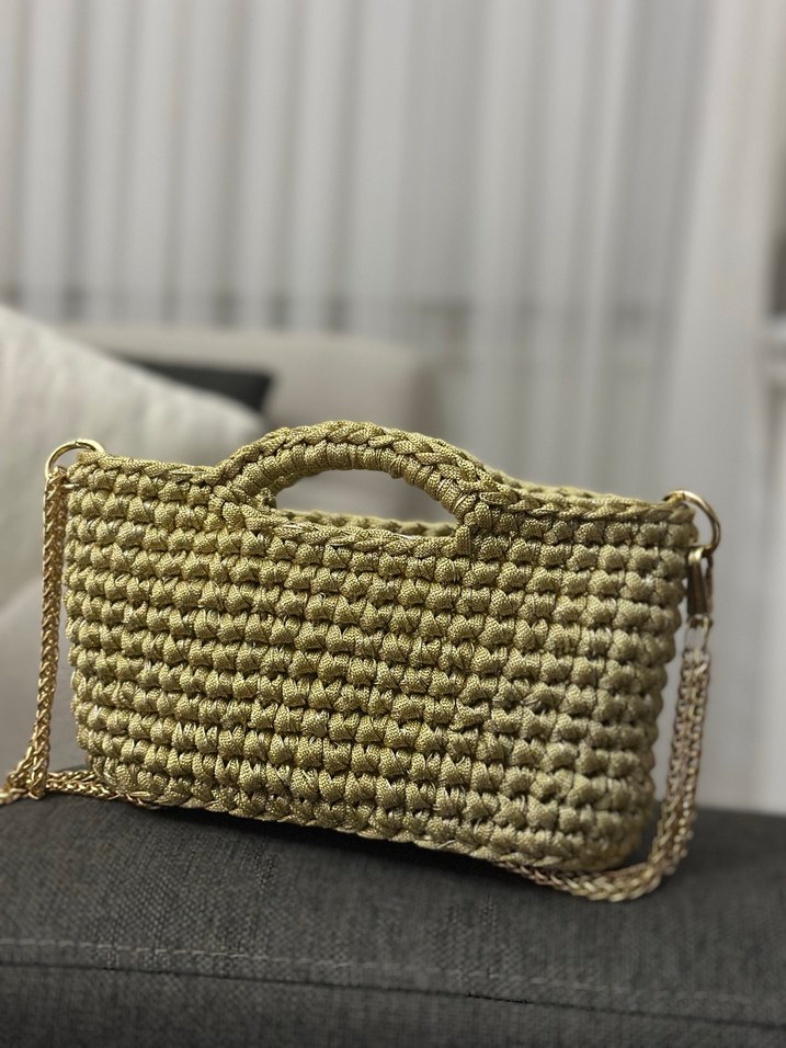 Zincir Detaylı Gold Örgü Kadın Çanta - Görsel 2