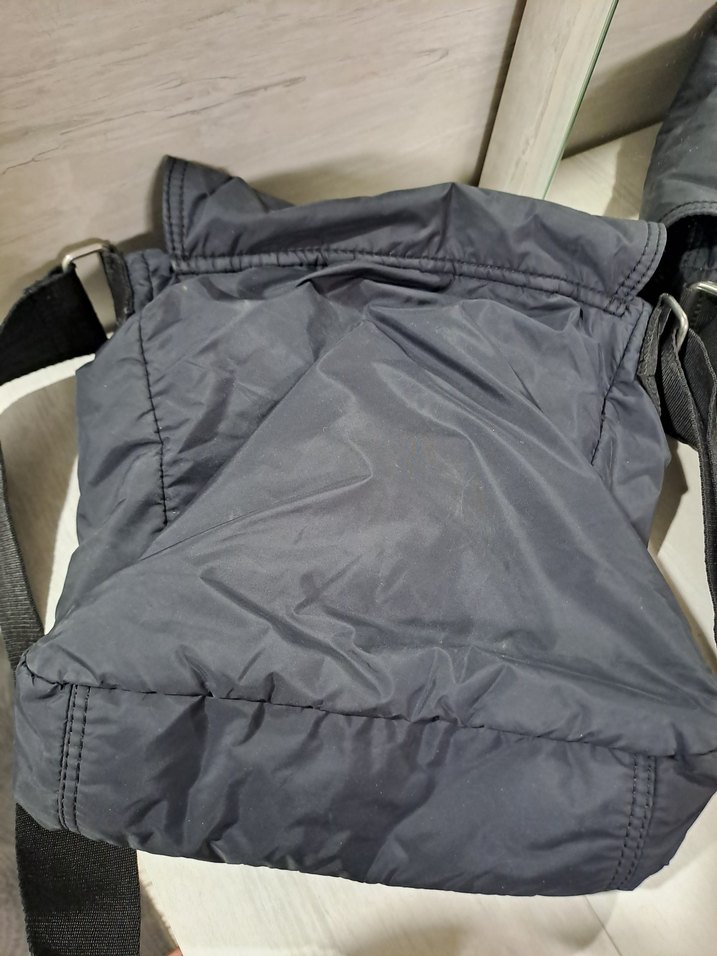 Levi's Siyah Çapraz Çanta — görsel 2/4