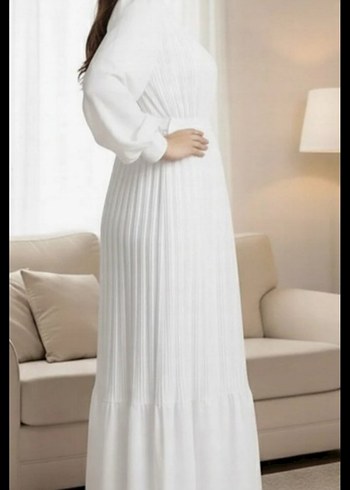 Uzun Beyaz Pilili Kadın Elbise - Görsel 4