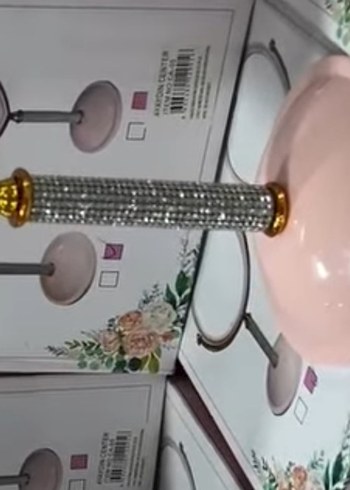 Pembe Kadın Parfüm Şişesi - Görsel 2