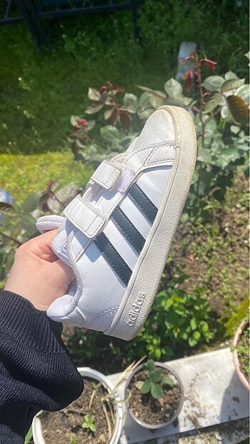 Adidas spor ayakkabısı