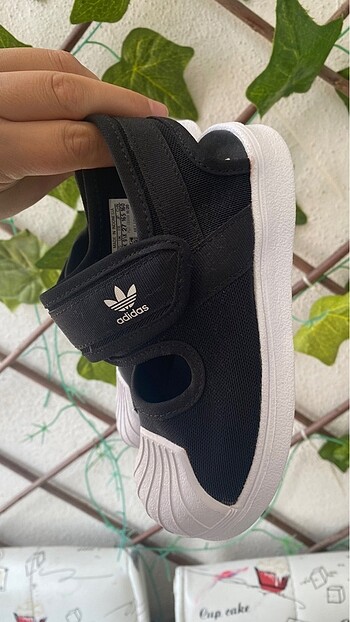 27 Beden siyah Renk Adidas kız ayakkabı