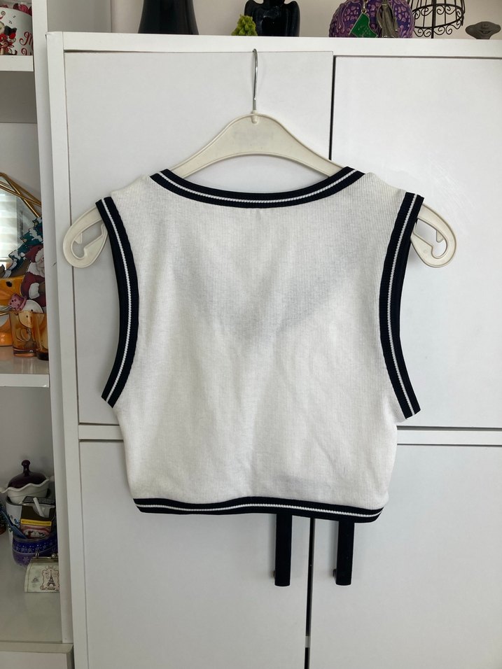 V Yaka Beyaz Kadın crop - Görsel 2