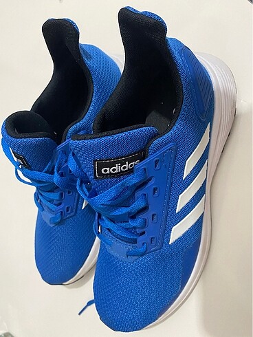 Adidas marka spor ayakkabısı