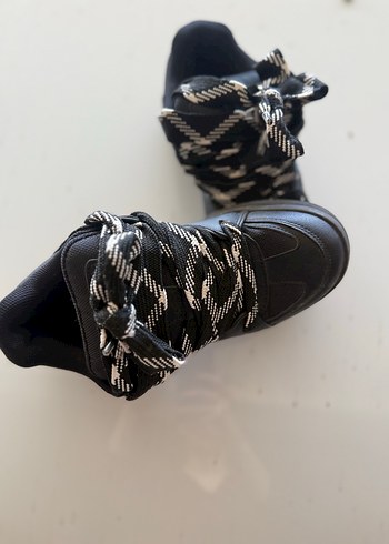 Kadın Siyah Yılan Desenli Bağcıklı Spor Ayakkabı - Görsel 2