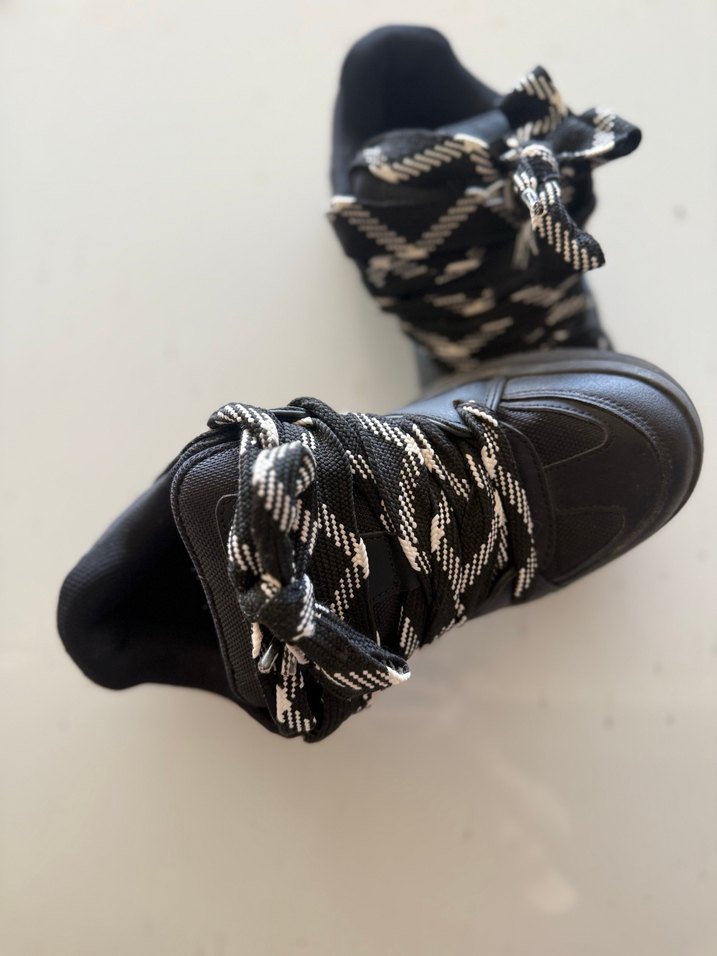 Kadın Siyah Yılan Desenli Bağcıklı Spor Ayakkabı - Görsel 3