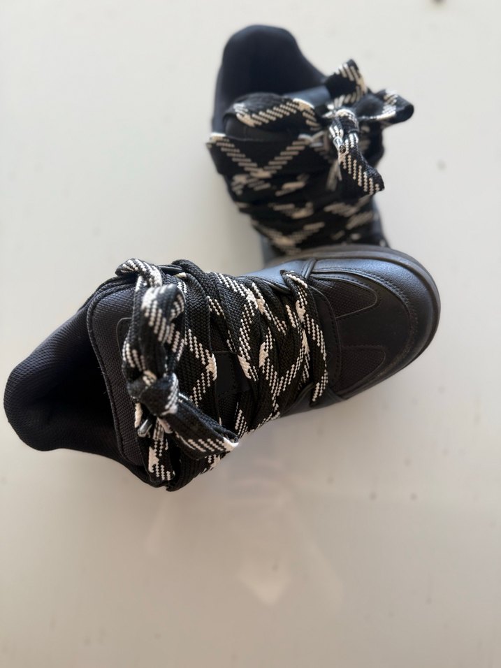 Kadın Siyah Yılan Desenli Bağcıklı Spor Ayakkabı - Görsel 2