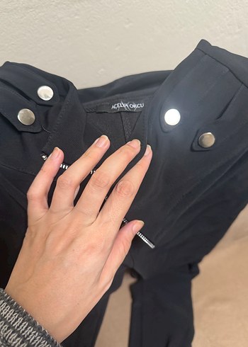 Siyah Mini Dar Kesim Pantolon - Görsel 3