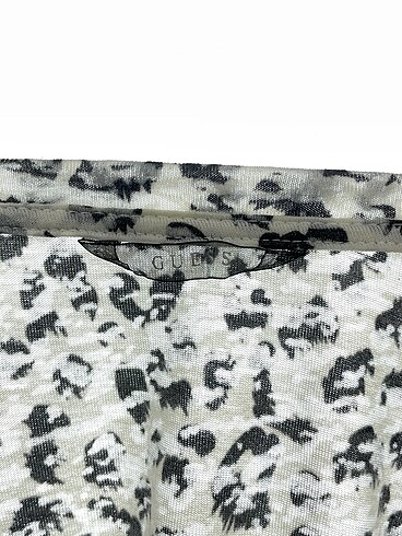 xs Beden çeşitli Renk Guess T-shirt %70 İndirimli.