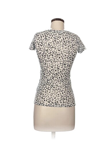 xs Beden Guess T-shirt %70 İndirimli.