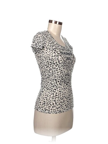 Guess Guess T-shirt %70 İndirimli.