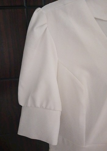 V Yaka Kısa Kollu hafif balon kol Beyaz Midi Elbise - Görsel 7