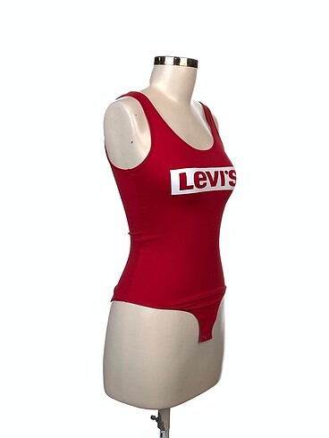 Levis Levis T-shirt %70 İndirimli.