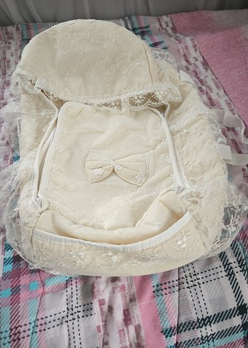 Nakışlı Beyaz Bebek Çantası ile ana kucağı yeni gibi tertemiz - Görsel 3