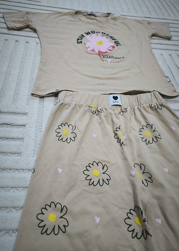 Bej Çiçek Desenli kısa kollu kız çocuk pijama takımı 10/11 yaş - Görsel 3