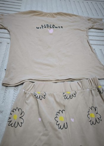 Bej Çiçek Desenli kısa kollu kız çocuk pijama takımı 10/11 yaş - Görsel 4
