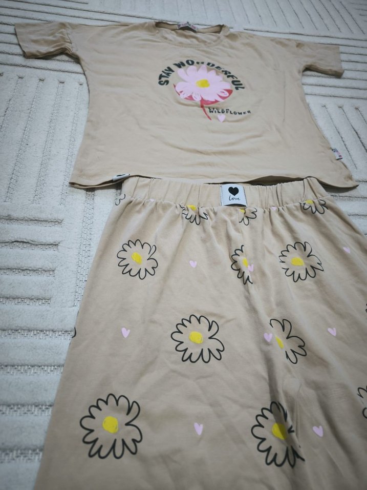 Bej Çiçek Desenli kısa kollu kız çocuk pijama takımı 10/11 yaş - Görsel 3