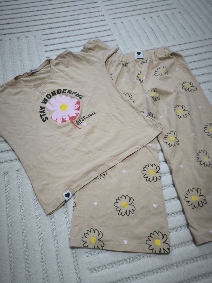 Bej Çiçek Desenli kısa kollu kız çocuk pijama takımı 10/11 yaş - Görsel 2