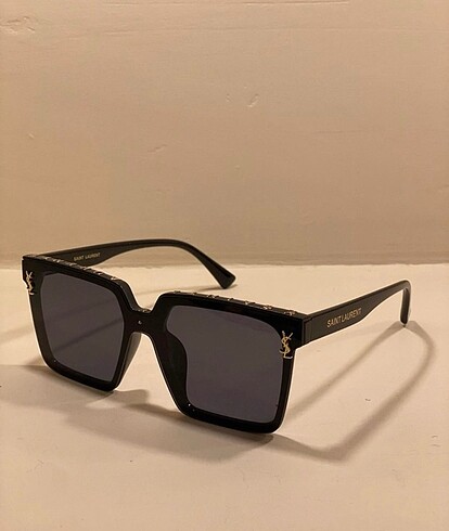 Ysl gözlük
