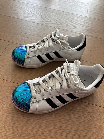37 Beden beyaz Renk Adidas süper star spor ayakkabı