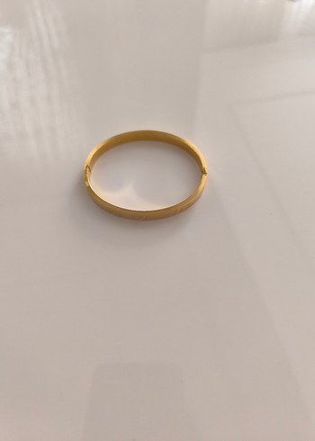 Altın Renkli Minimalist Kadın Bileklik