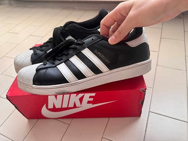 Adidas spor ayakkabı