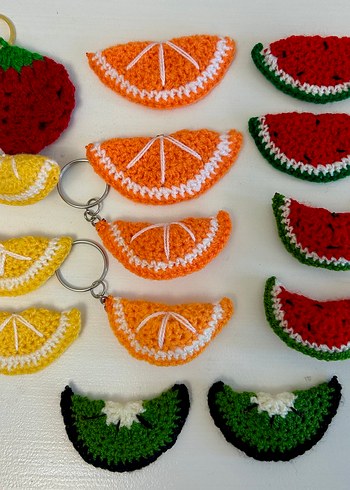 Renkli Örgü Meyve Temalı Anahtarlıklar - Görsel 3