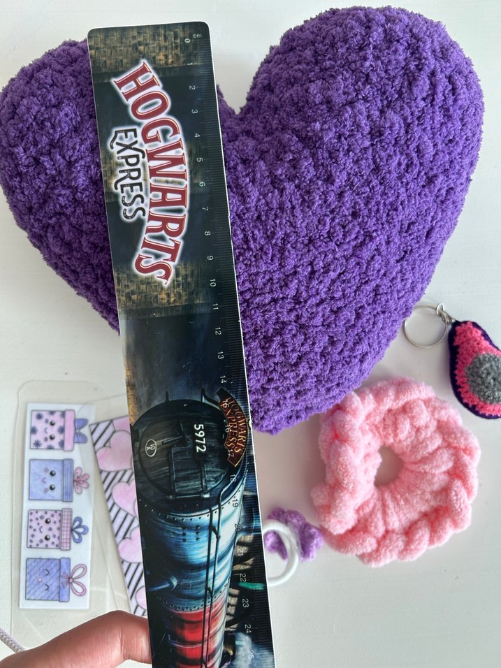 Mor Örgü Kalp Yastık ve Aksesuar Seti - Görsel 4