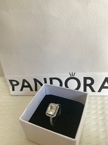 Pandora Yüzük
