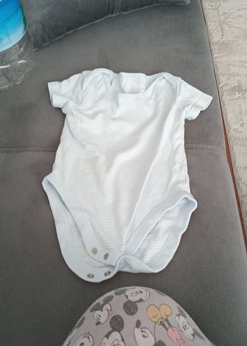 Düğmeli Beyaz Kısa Kollu Bebek Body