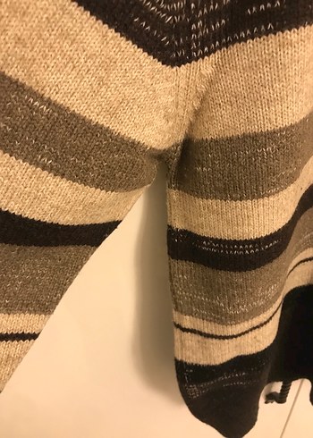 Yüksek Yakalı Gri Çizgili Yün Kazak - Görsel 3