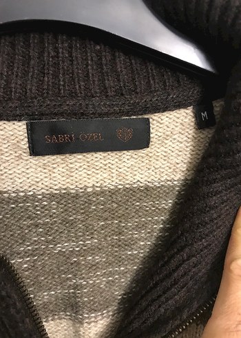 Yüksek Yakalı Gri Çizgili Yün Kazak - Görsel 2