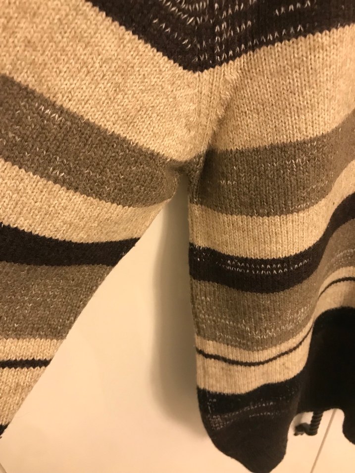 Yüksek Yakalı Gri Çizgili Yün Kazak - Görsel 3