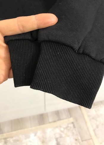 Siyah Kapüşonlu Uzun Kollu Sweatshirt - Görsel 4