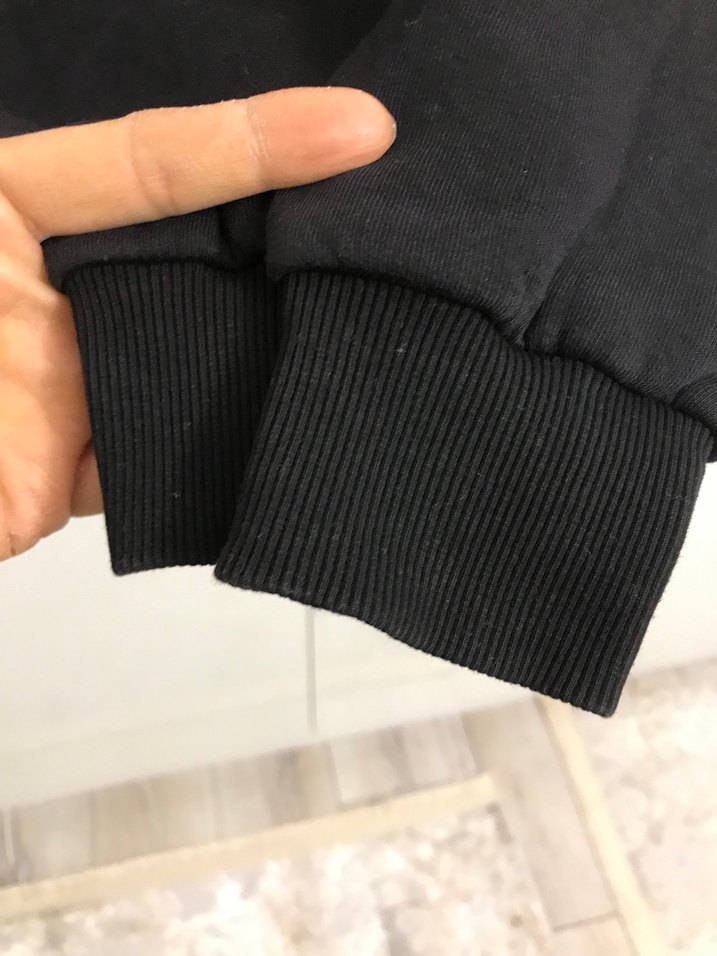 Siyah Kapüşonlu Uzun Kollu Sweatshirt - Görsel 4