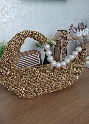 Boncuklu Altın Renkli Örgü Kadın Çanta