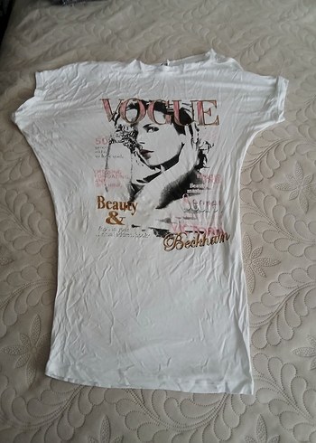 V Yaka Beyaz Baskılı Kadın Tişört - Görsel 2