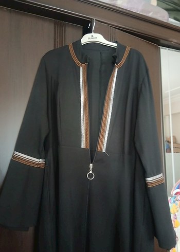 Siyah Nakışlı Uzun Kadın Elbise - Görsel 2